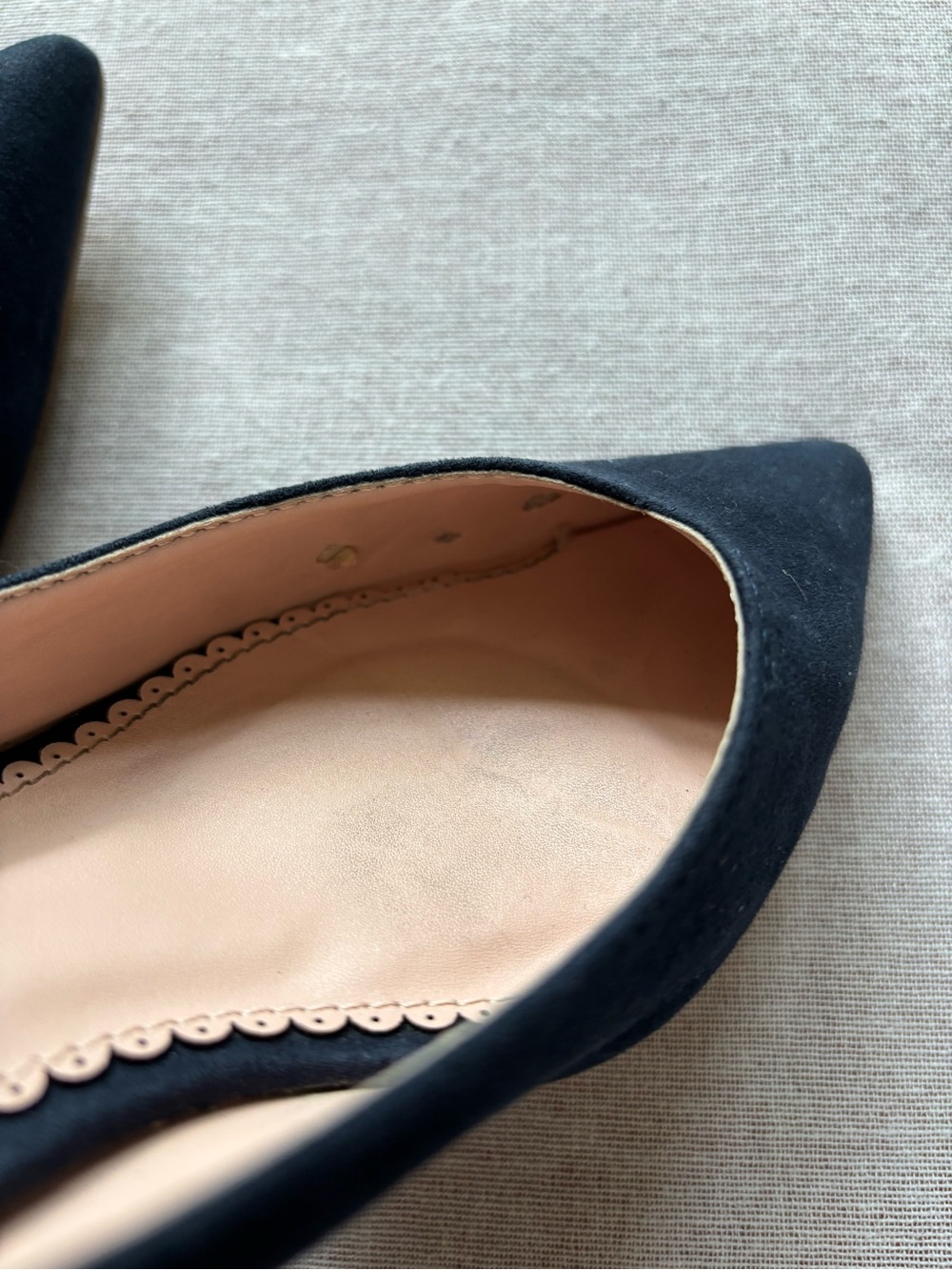 Journee Collection navy Goldie retro kitten heel pumps size 6 - Picture 11 of 14